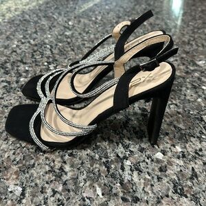 Women’s X2B black heels size 10